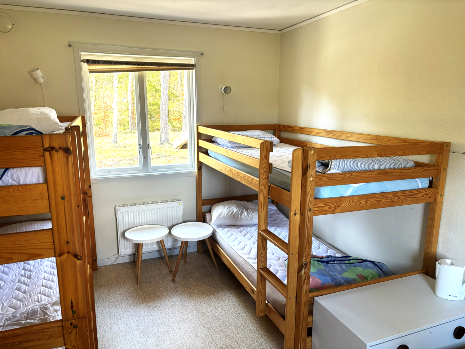 Interiör i campingrum på Snäckan med våningssängar