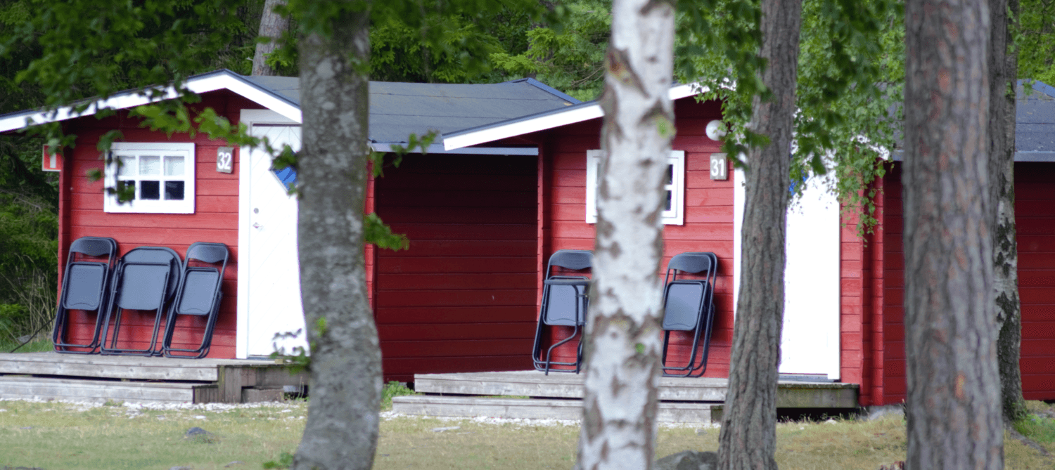 Campingstugor på Snäckan med altan och utemöbler